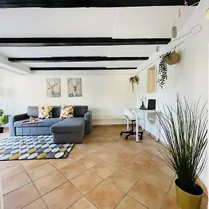 Apartment Aday - Charming With Terrace, Aalborg